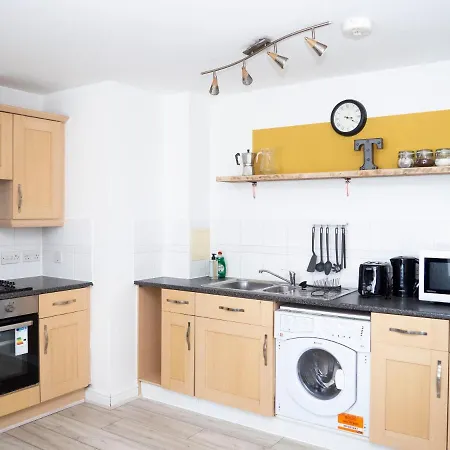 Stylish 2 Bedroom Apartment In The Heart Of Epsom Town Centre Exterior photo
