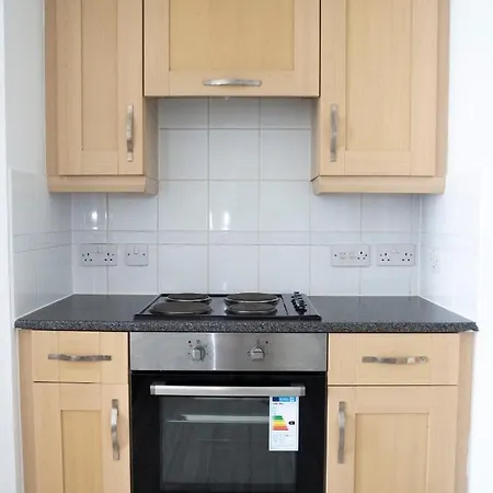 Stylish 2 Bedroom Apartment In The Heart Of Epsom Town Centre Exterior photo