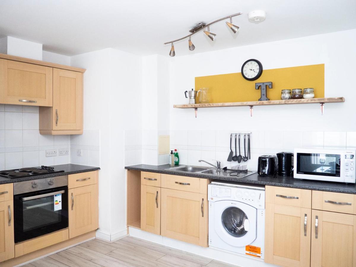 Stylish 2 Bedroom In The Heart Of Town Centre * Epsom